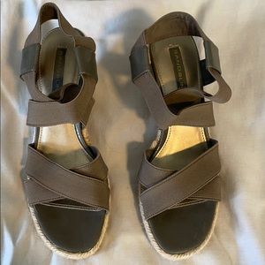 Bandolino military green summer platform shoes